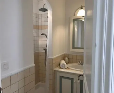 Maison Du Lac 9 *
